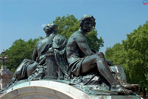 Londyn. Rzeźby przy Queen Victoria Memorial.